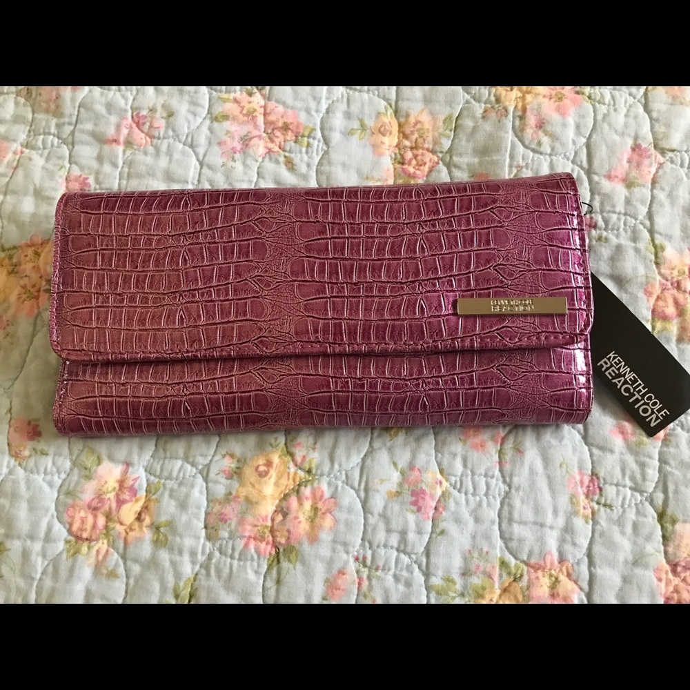 Kenneth Cole reaction clutch wallet